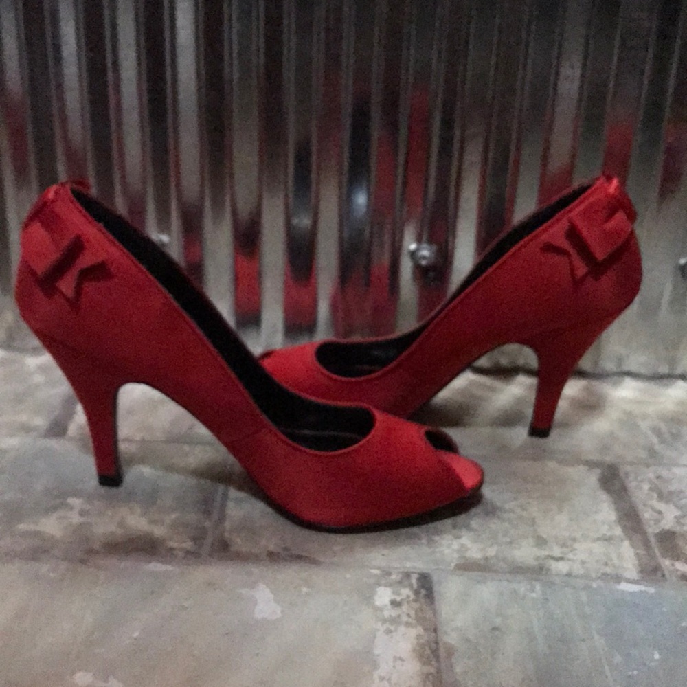 Hollywould Red Satin peep toe heel size 6 - Picture 4 of 5